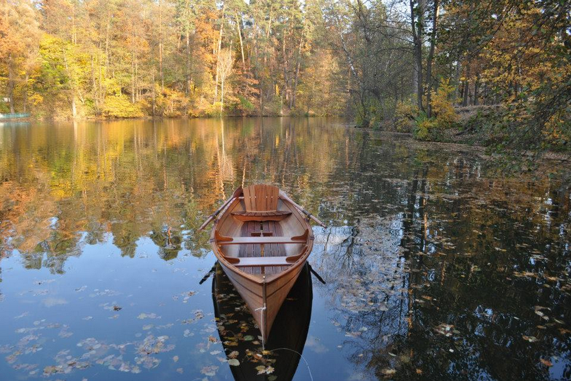 Building a canoe business – by surfing the web